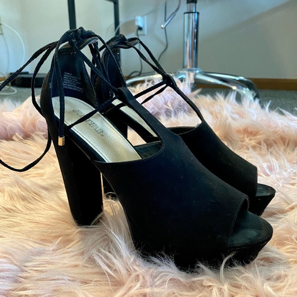 Shawne Platform Heeled Sandal - Picture 3 of 7